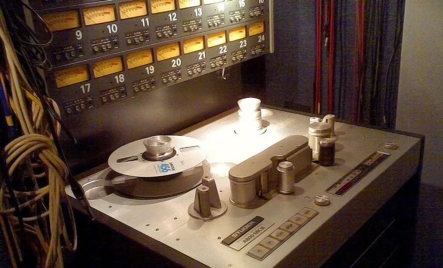 ¿Conoces Los 4 Tipos de Saturación de Audio? Descubre El Secreto del Sonido Analógico